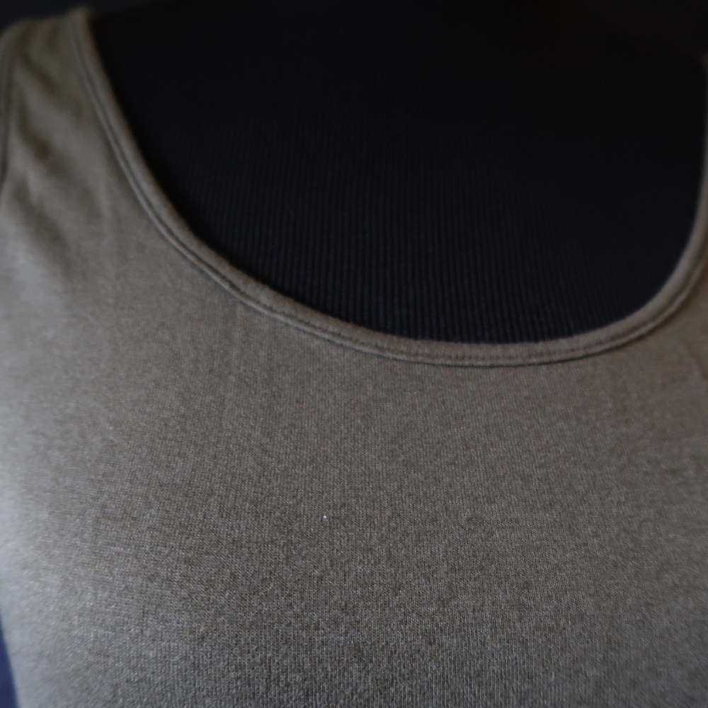 Tanktops - Picture 14 of 16